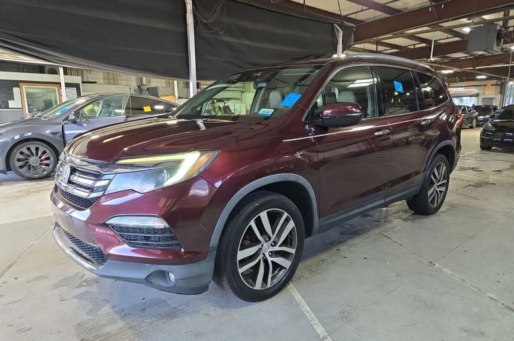 2017 Honda Pilot 4WD Touring's photo
