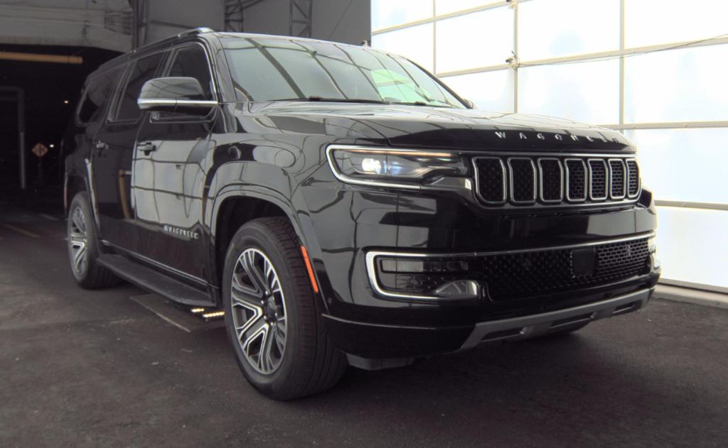2024 Jeep Wagoneer L Series II 4WD's photo