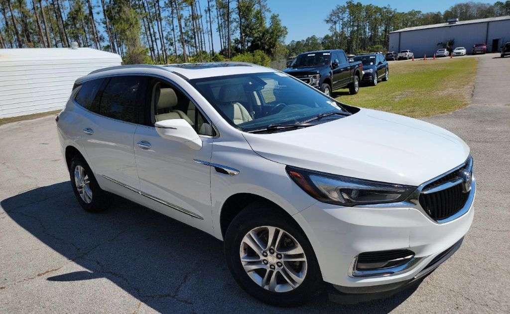 2019 Buick Enclave Essence's photo
