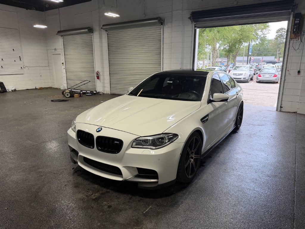 2015 BMW M5 -'s photo