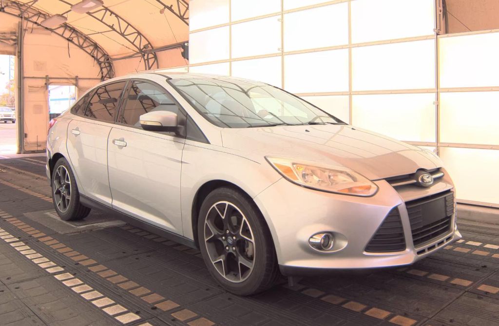 2013 Ford Focus Sedan SE's photo